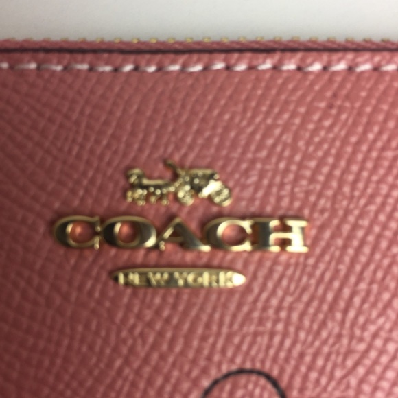 Coach Minnie Mouse Corner Zip Wristlet - Picture 4 of 8